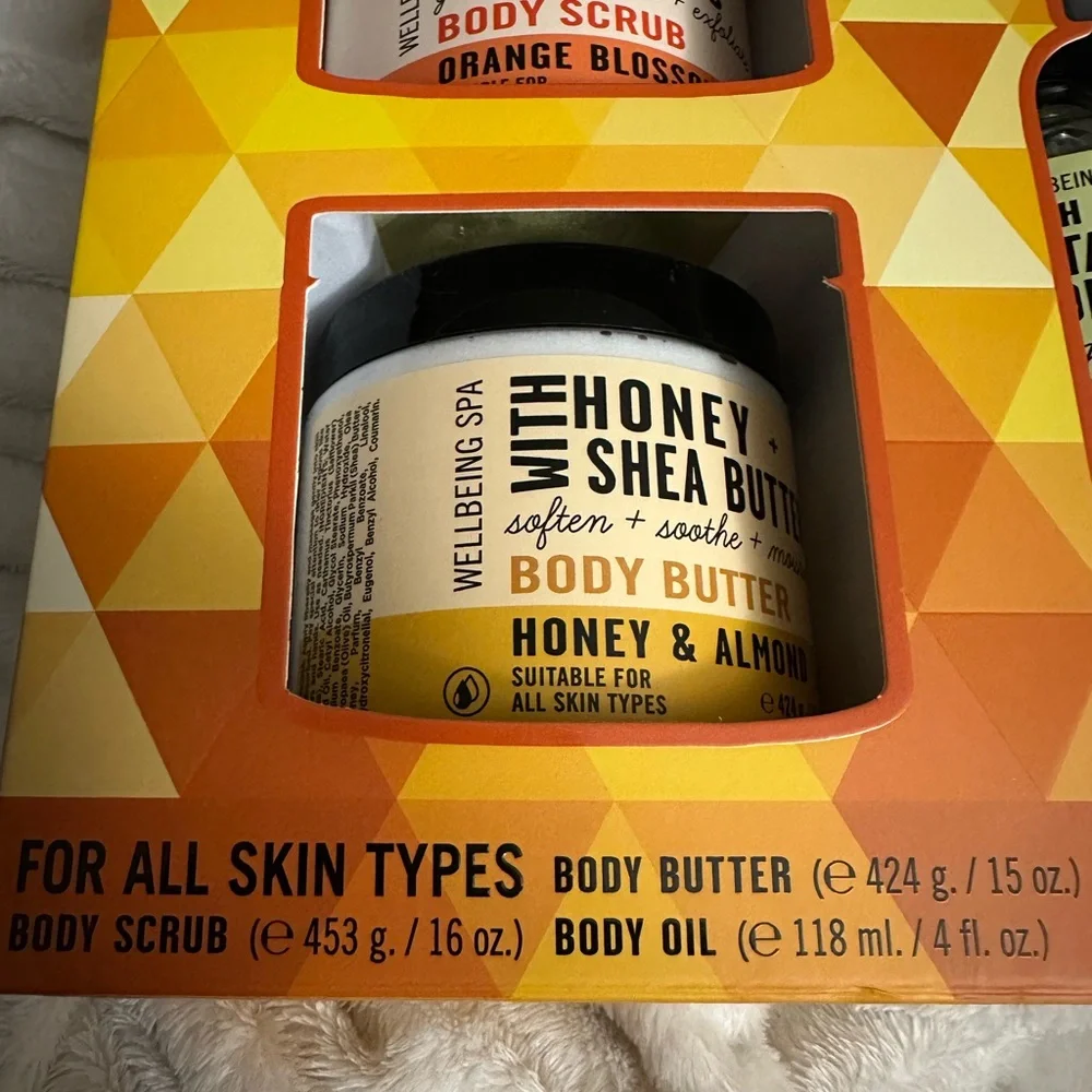 Wellbeing Spa Body Replenishing Body Trio Body Scrub, Body Oil & Body Butter Set - Picture 2 of 8